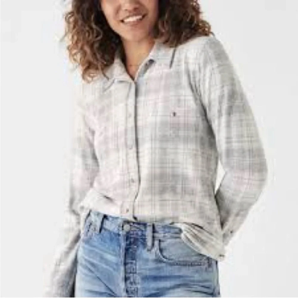 Faherty Legend Sweater Shirt Gray Plaid Flannel Button‎ Up Women’s medium B02